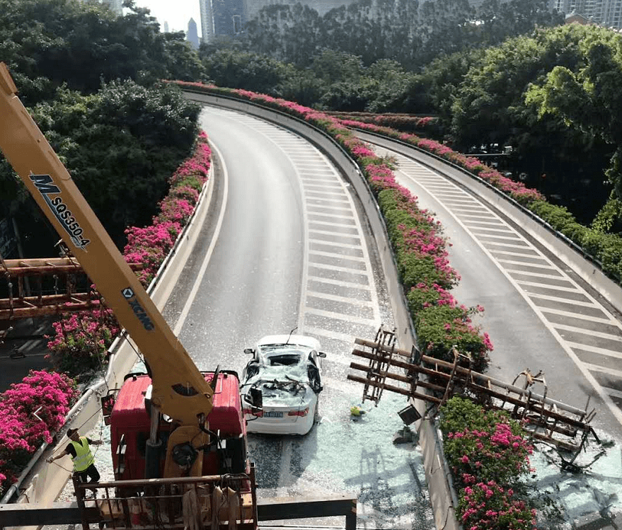 华体会网址-救护车不借除颤仪事件近期抖音里的文案