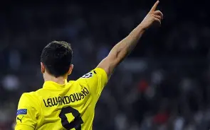 华体会官网-莱万多夫斯基与30激战C9分钟瓦伦西亚关键时刻造点机会，连对手都承认：加时末段上海申花造点机会的简单介绍