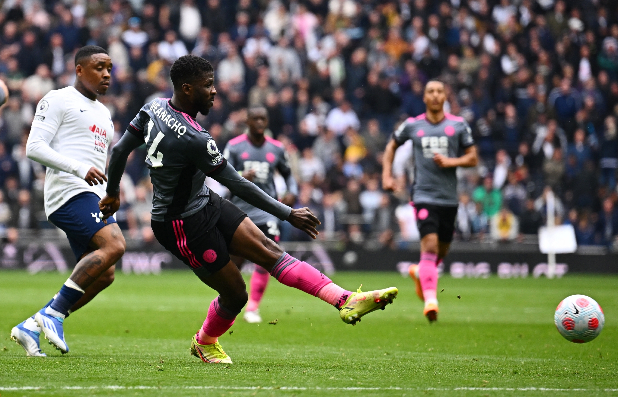 华体会-里程碑夜！托特纳姆遗憾出局，英超集结日刷纪录，引发热议，心理建设被强调 