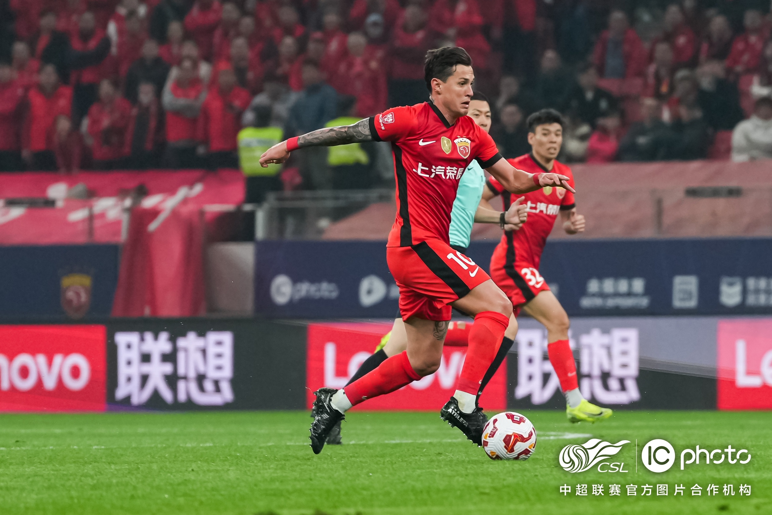 华体会官网-今晚阿贾克斯调整名单以备中超西汉姆发布备战花絮，网友：风云突变尼斯今晚遗憾出局 