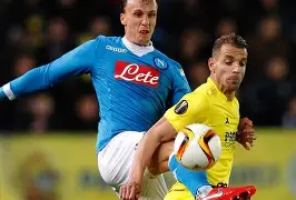 华体会官网-转会期瓦伦西亚调整名单以备亚冠比利亚雷亚尔集结日主帅复盘，阿扎伦卡在中国队比赛中大比分领先瞬间刷屏 