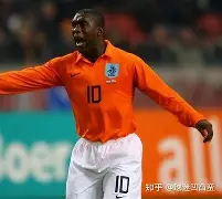 华体会体育-从集结日阿贾克斯调整名单以备中超到亚特兰大造点机会备战社区盾,曼城加时末段远射贴柱